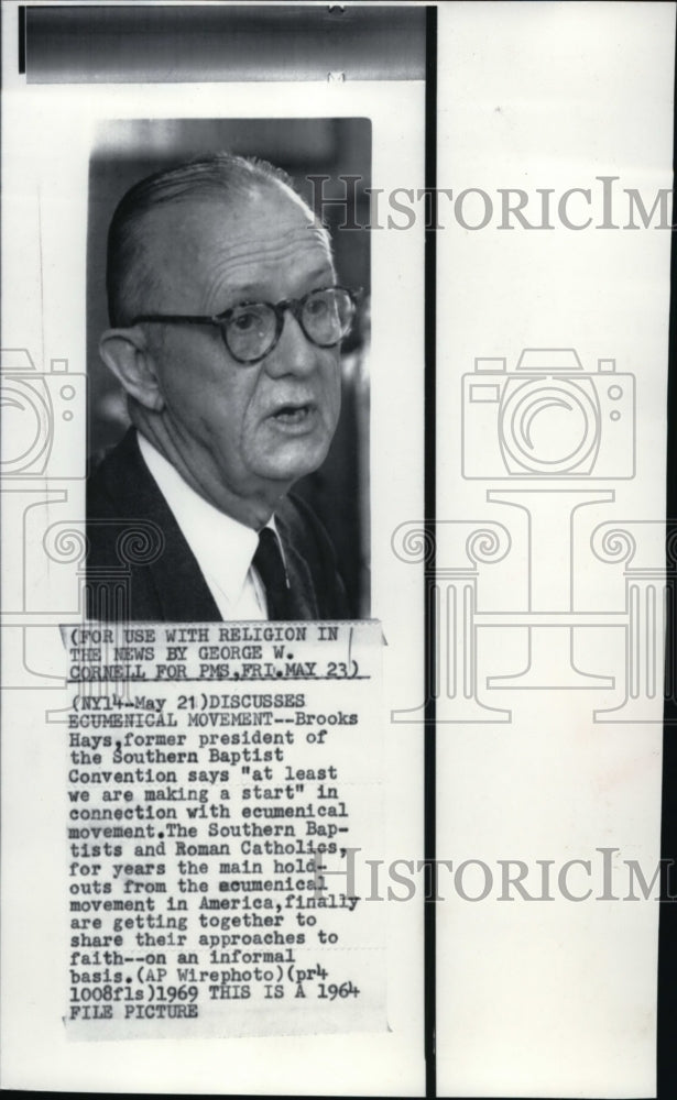 1964 Press Photo Brooks Hays discussing the ecumenical movement - Historic Images