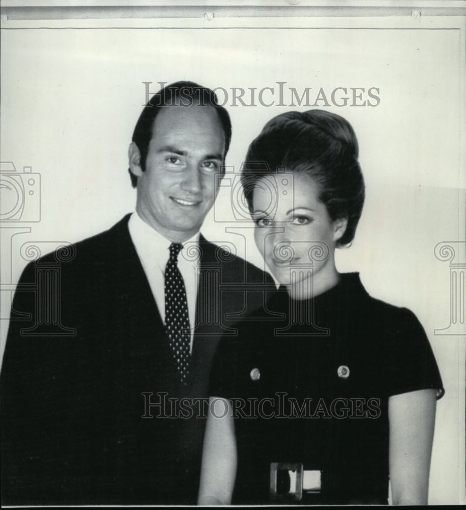 1969 Press Photo The Aga Khan with Lady Sarah Crichton-Stuart, engagement photo - Historic Images