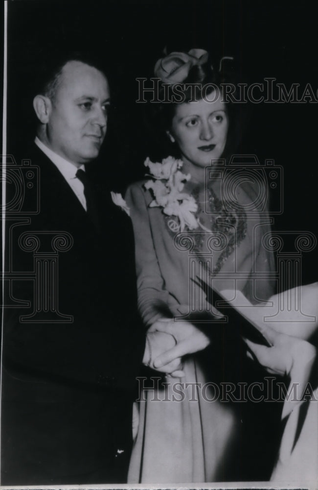 1944 Press Photo U.S. Senator Bridges marries Doloris Thauwald - Historic Images