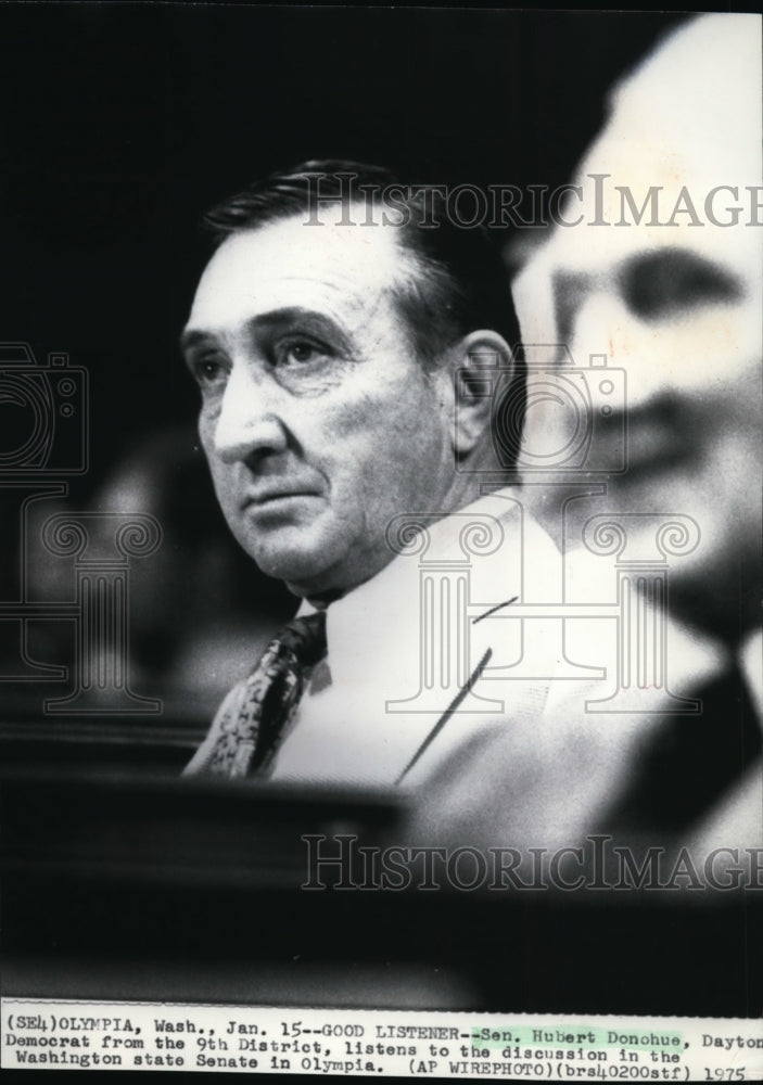 1975 Press Photo Sen. Hubert Donohue at the Washington state Senate in Olympia- Historic Images