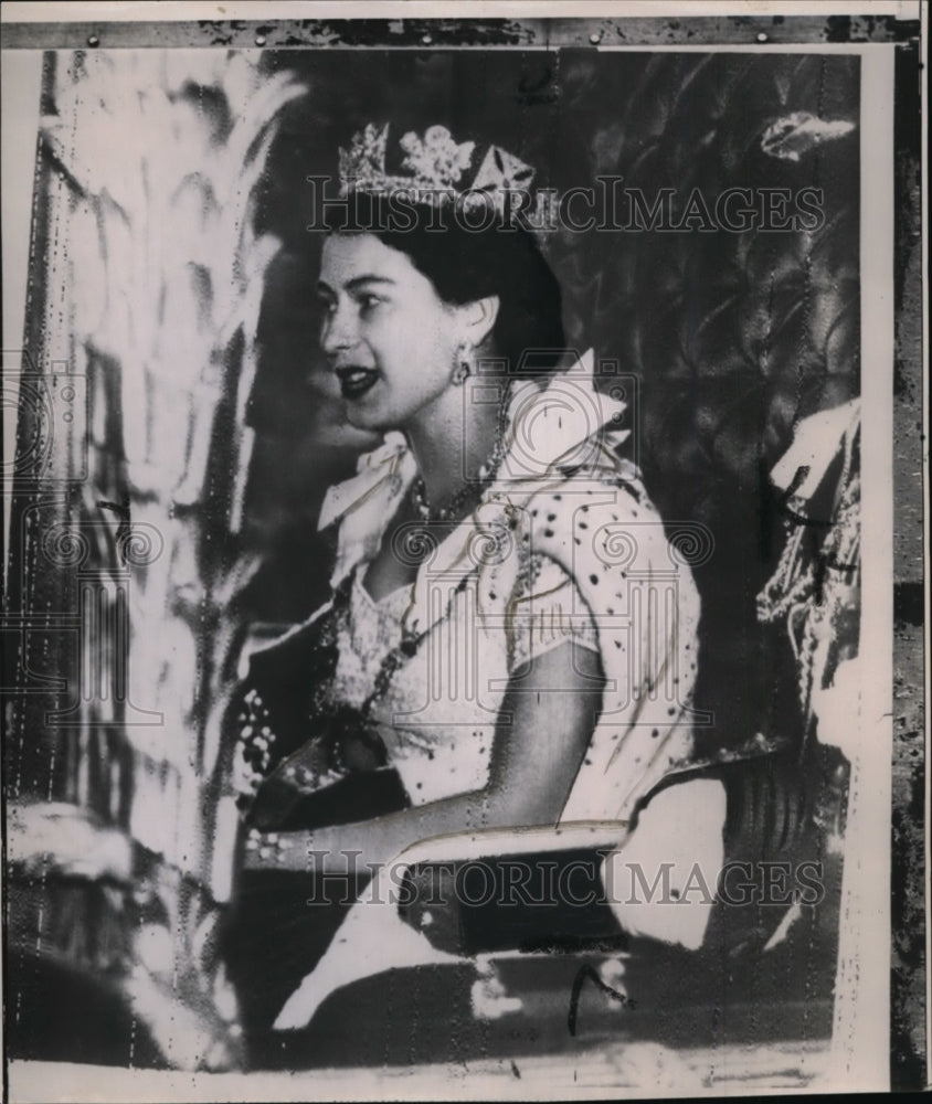 1953 Press Photo Queen Elizabeth II as she rode her state coach in Westminster - Historic Images