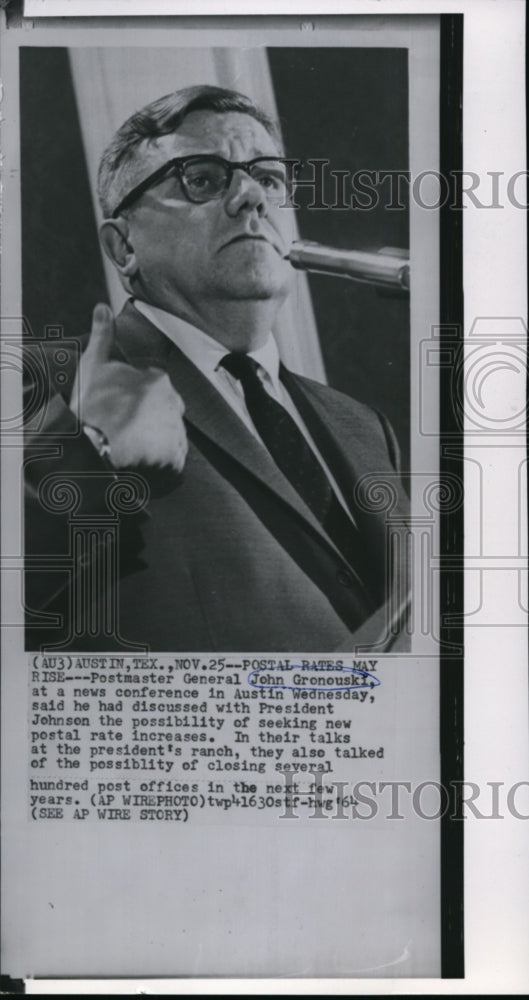 1964 Press Photo Postmaster General John Gronouski at news conference in Austin - Historic Images