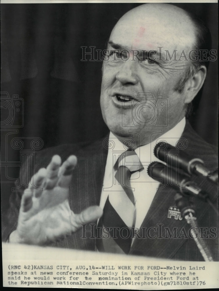 1976 Press Photo Melvin Laird works for nomination of President Ford at RNC - Historic Images