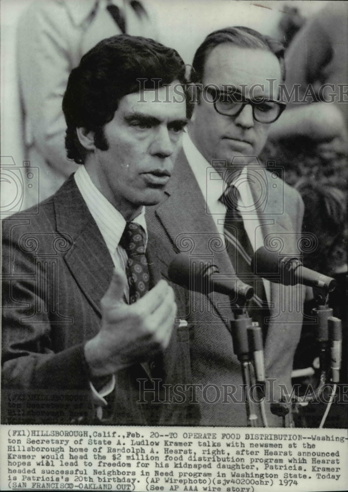 1974 Wire Photo Washington Secretary of State A. Ludlow Kramer talks with media-Historic Images