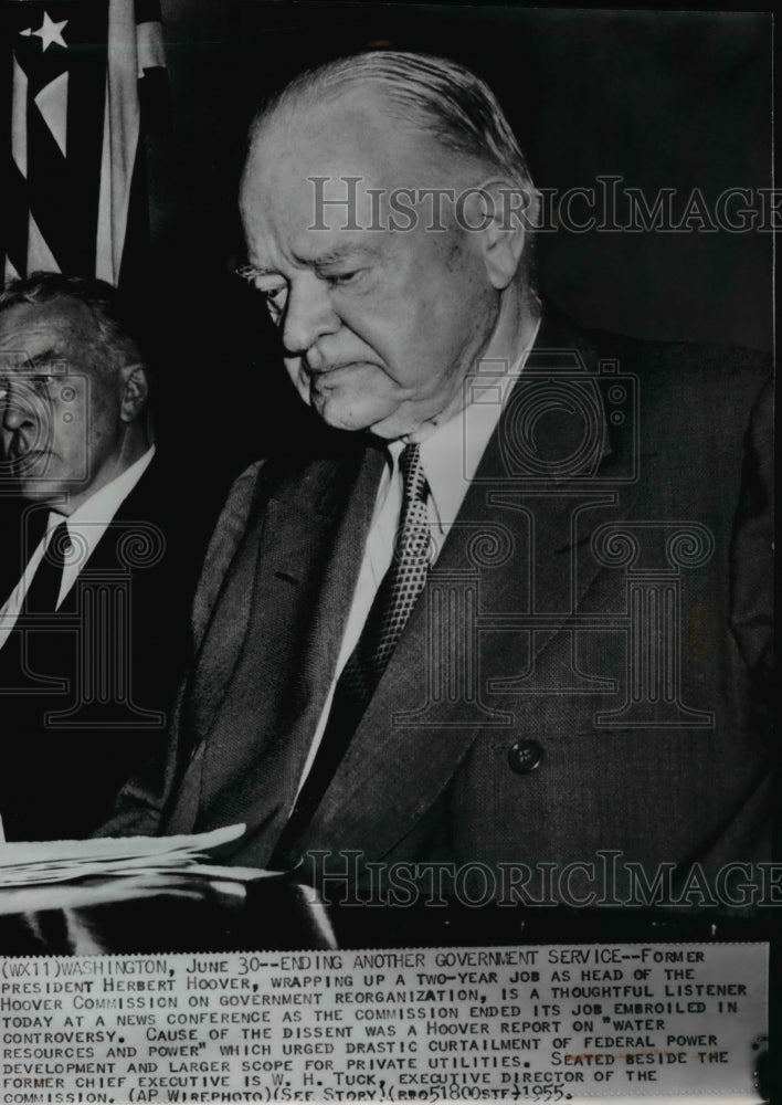 1955 Press Photo Former President Herbert Hoover speaking at news conference. - Historic Images