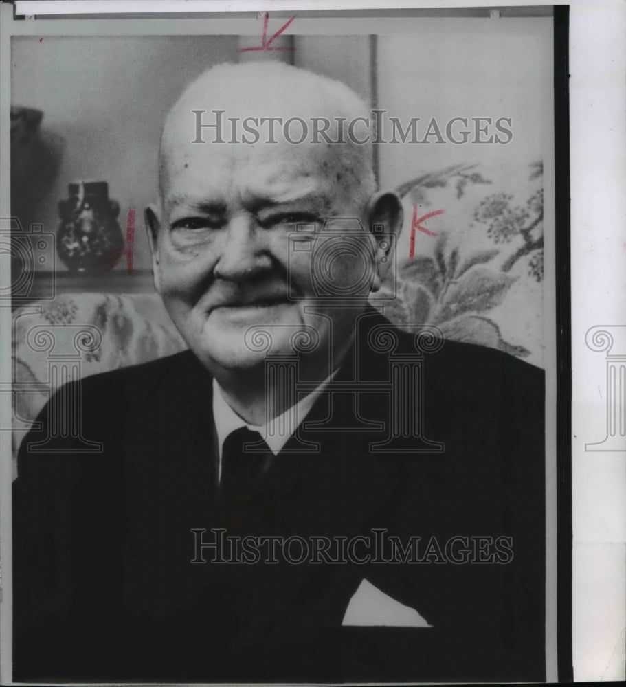 1964 Press Photo Former President Herbert Hoover celebrates his 90th Birthday. - Historic Images