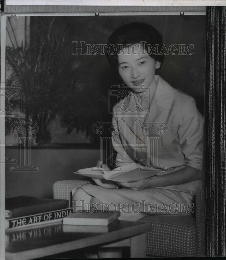 1960 Press Photo Japan&#39;s Crown Princess Michiko celebrates her 26th birthday - Historic Images