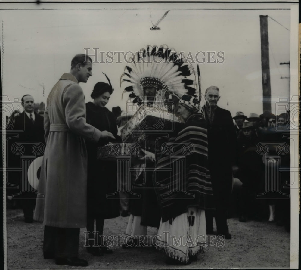 1951 Press Photo Canada Calgary Stampede-Princess Elizabeth &amp; Duke of Edinburgh - Historic Images