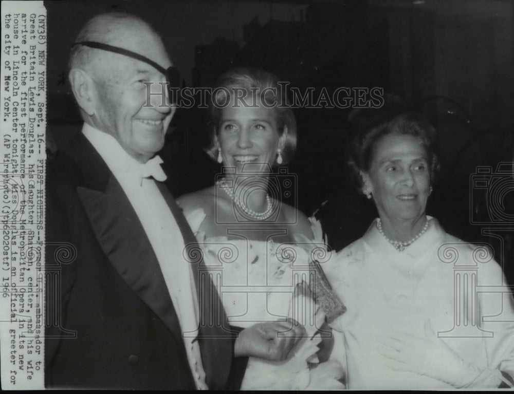 1966 Press Photo Former U.S. ambassador Lewis Douglas at the Metropolitan Opera - Historic Images