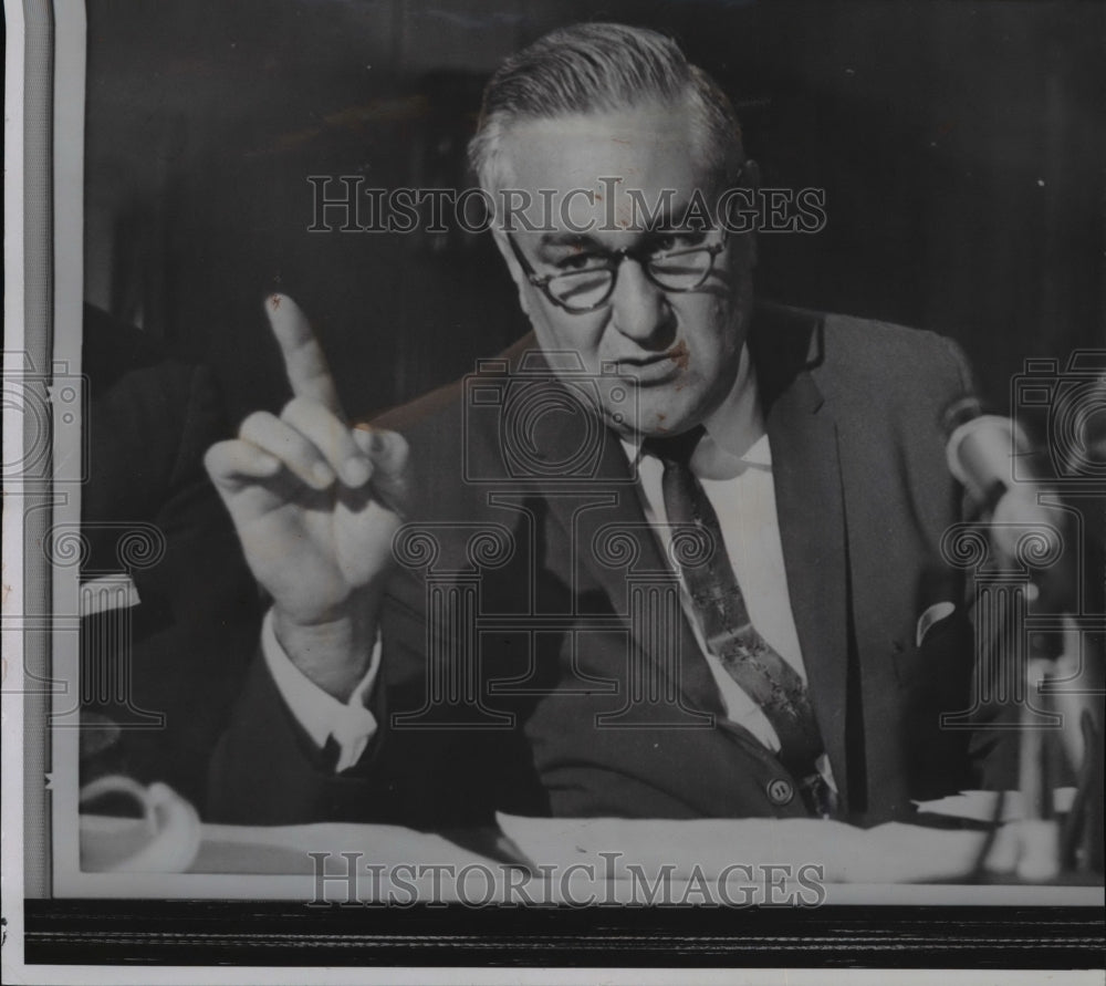 1961 Press Photo Paul Rand Dixon testifying at a Senate subcommittee hearing - Historic Images