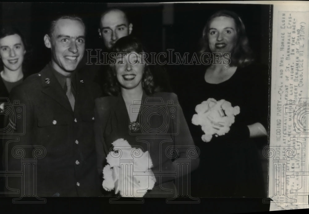 1944 Press Photo CPL. &amp; Mrs. Horace Elgin III, with attendants. - Historic Images