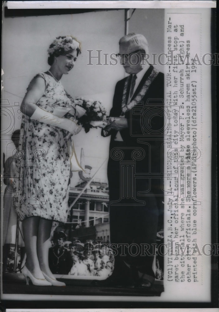 1956 Press Photo Mayor P.B. Schurrah welcomes Princess Margaret to Canada - Historic Images