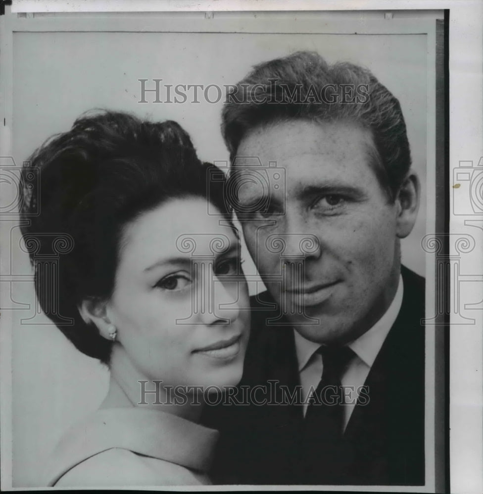 1965 Press Photo Princess Margaret in formal picture with her husband - Historic Images