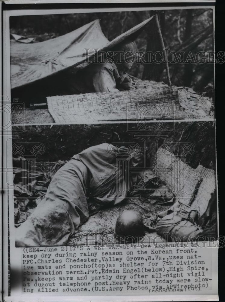 1951 Press Photo GI&#39;s use ingenuity to keep dry during rain on the Korean front - Historic Images