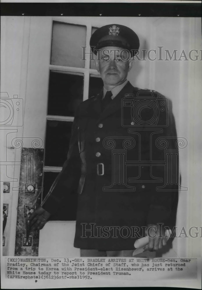 1952 Press Photo Gen. Omar Bradley checks in with President Truman - Historic Images