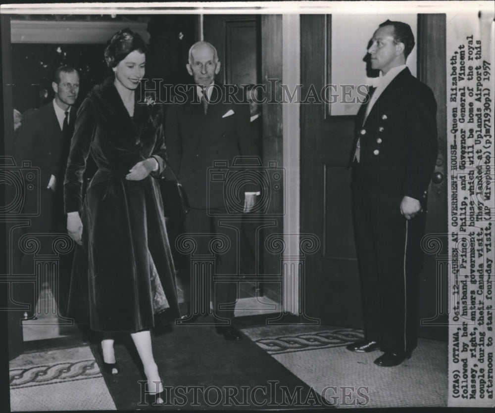 1957 Press Photo Queen Elizabeth and Prince Philip arrive in Canada - Historic Images