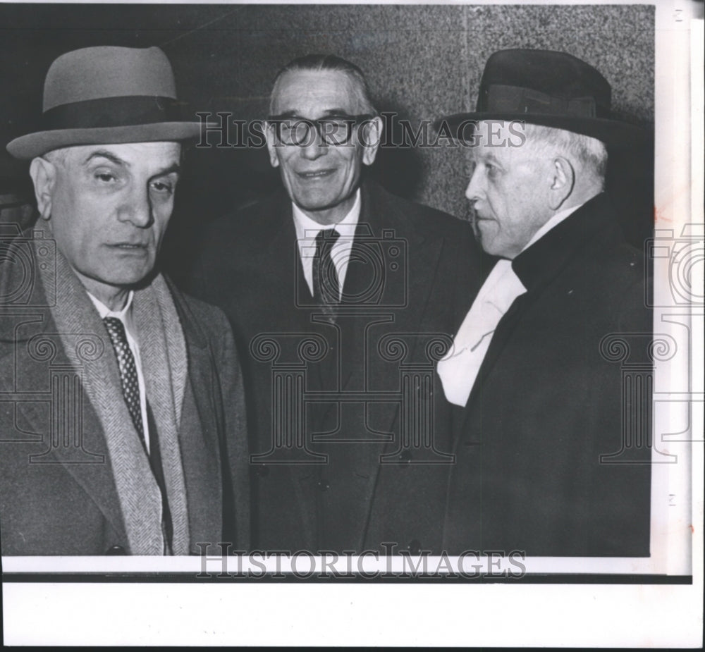 1965 Press Photo Dr. Steven Durovic, Marko, Andrew Ivy, in U.S. District Court. - Historic Images