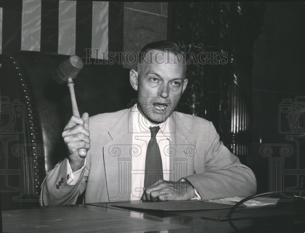 1956 Press Photo Don Magnusin D-Wash speaks at the House meeting. - Historic Images