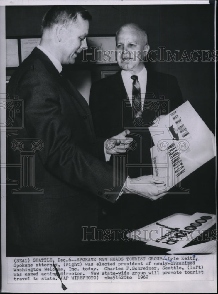 1962 Press Photo Spokane Attorney &amp; Washington welcome Inc President Lyle Keith - Historic Images