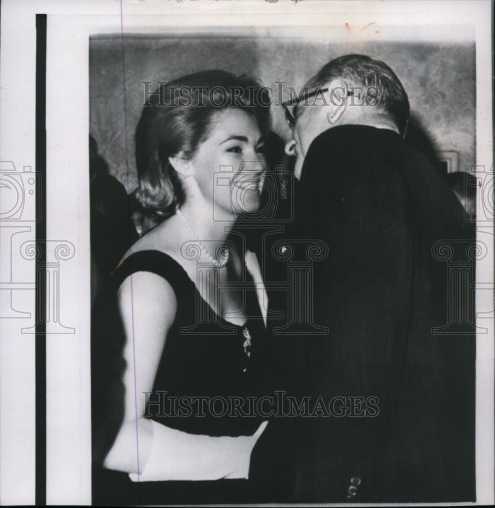 1964 Press Photo President Johnson gives Mrs. Edward Kennedy a kiss in New York. - Historic Images