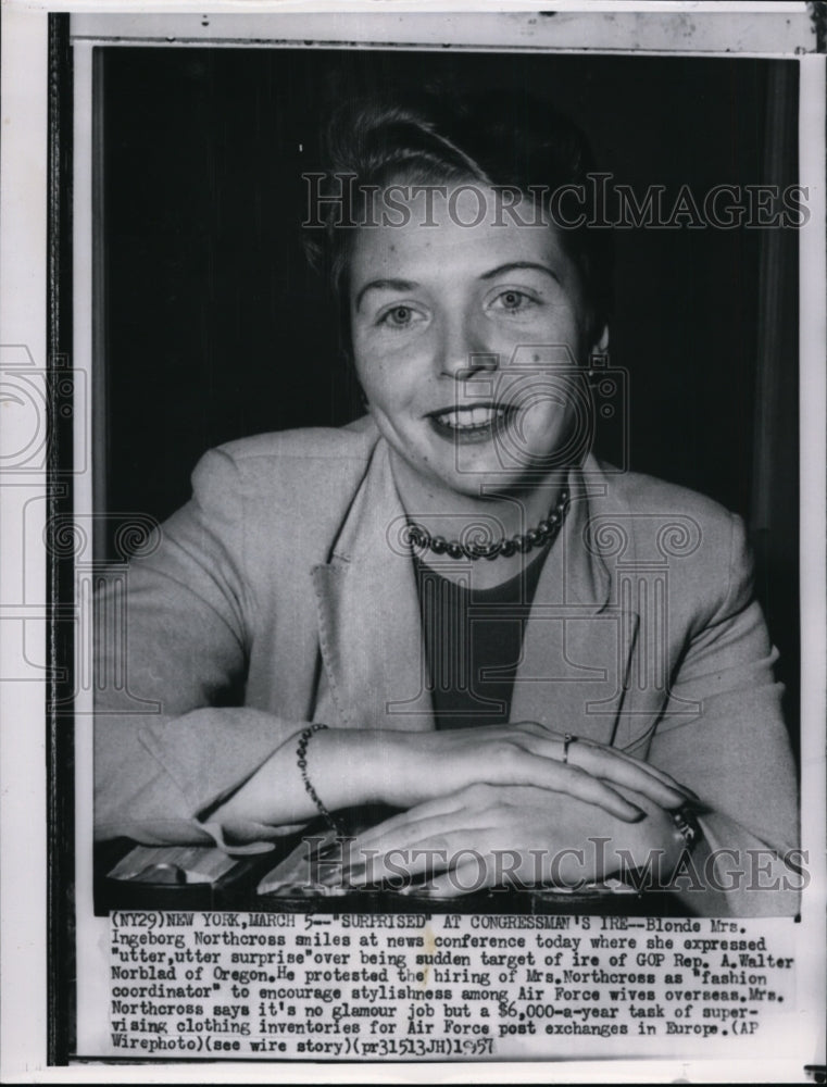 1957 Press Photo Mrs. Ingeborg  Northcross smiles at news conference in New York - Historic Images