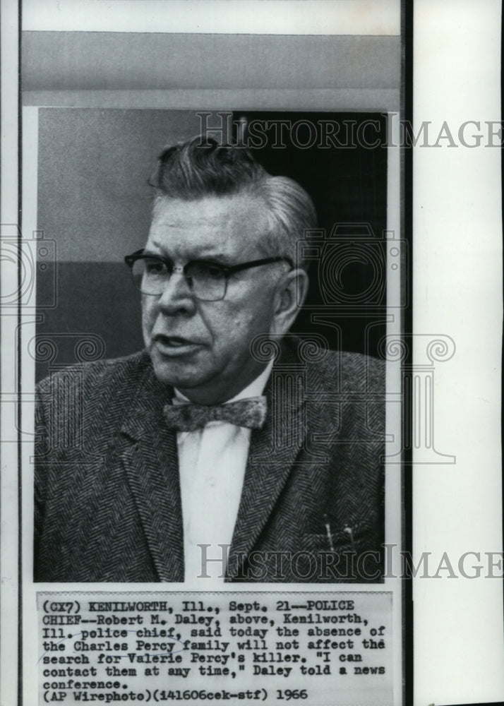 1966 Press Photo Robert M. Daley talking with newsmen in a news caonference - Historic Images