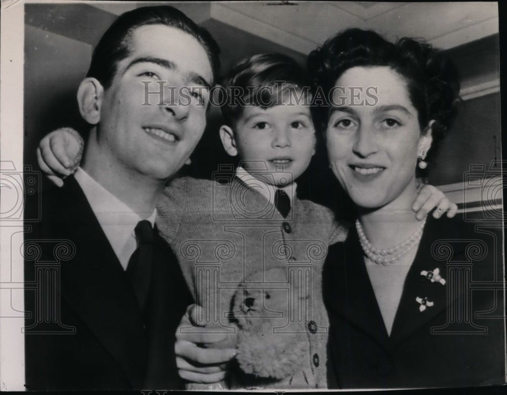 1948 Press Photo King Peter with Queen Alexandra and son Prince Alexander - Historic Images