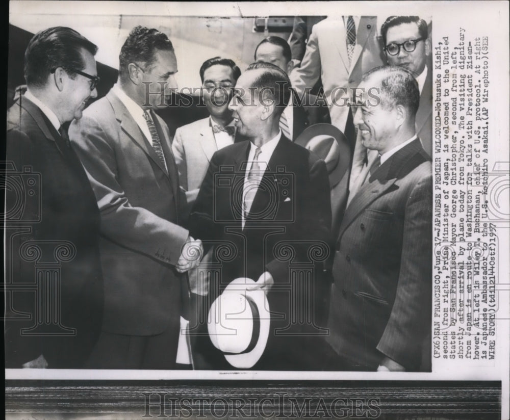 1957 Press Photo Prime Minister of Japan Nobusuke Kishi greeted in San Francisco - Historic Images