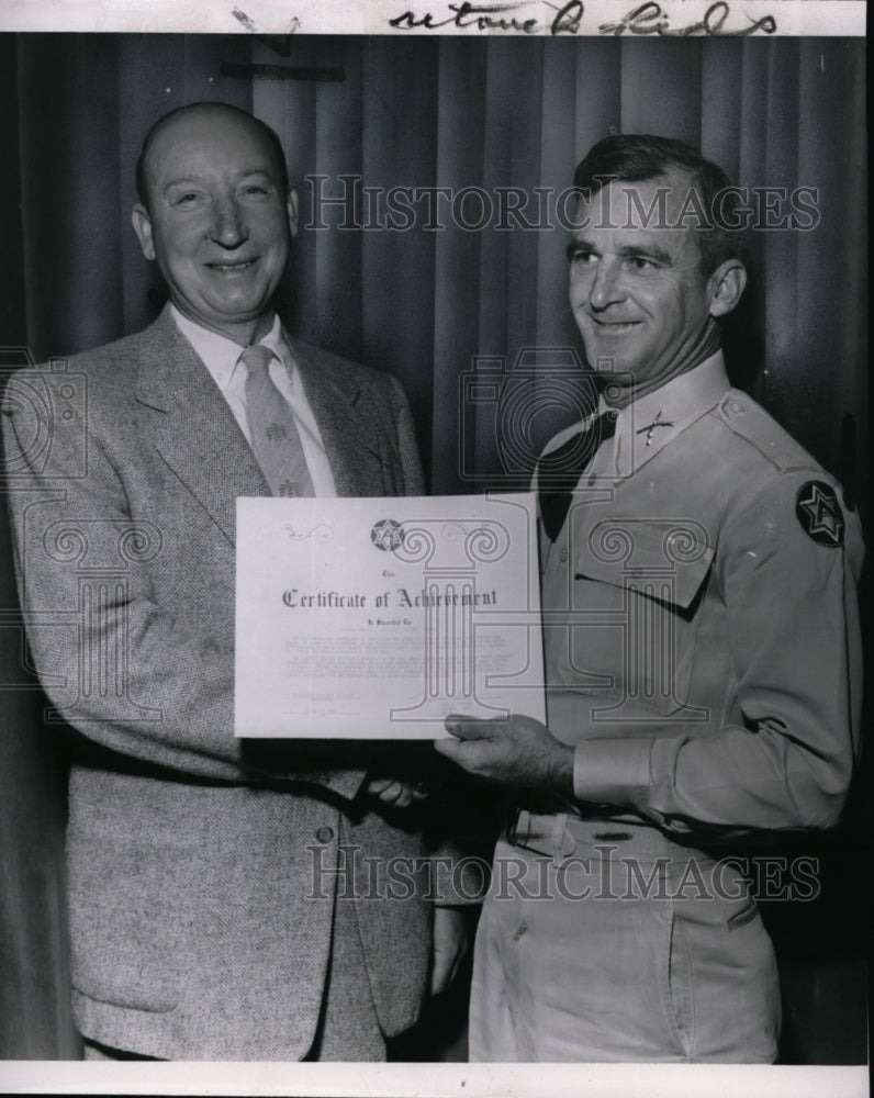 1955 Press Photo Col. Charles H. Mackoff receives certificate from Alex McKenzie - Historic Images