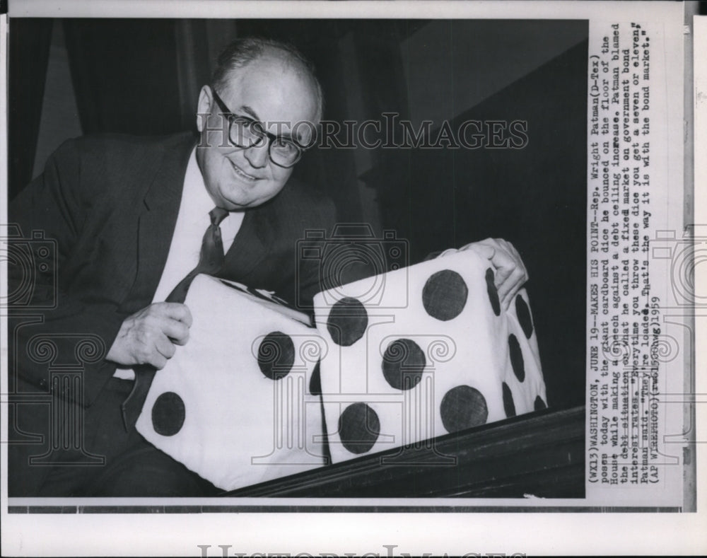 1959 Press Photo Rep. Wright Patman D-Tex poses with Giant Cardboard Dice. - Historic Images