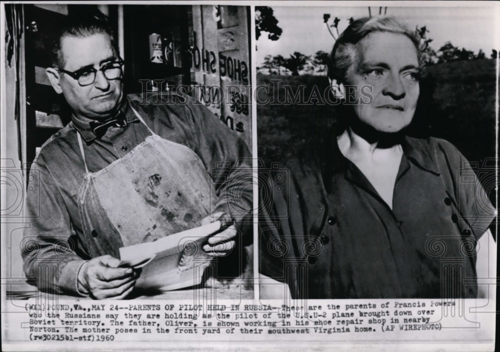 1960 Press Photo Parents of Francis Powers who is a pilot being held by Russians - Historic Images