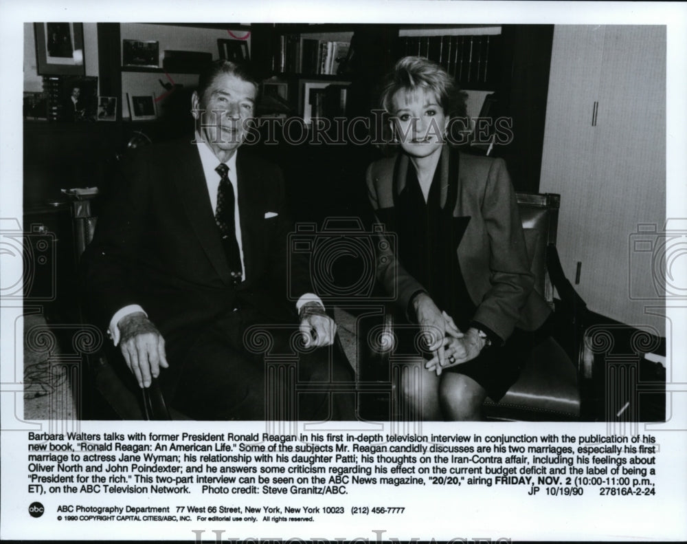 1990 Barbara Walters talking with former President Ronald Reagan - Historic Images