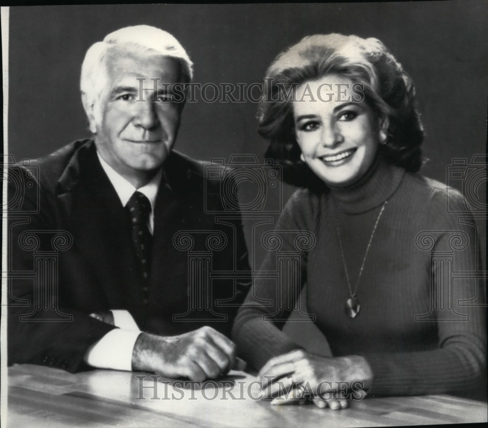 1976 Press Photo Barbara Walters and Harry Reasoner - Historic Images