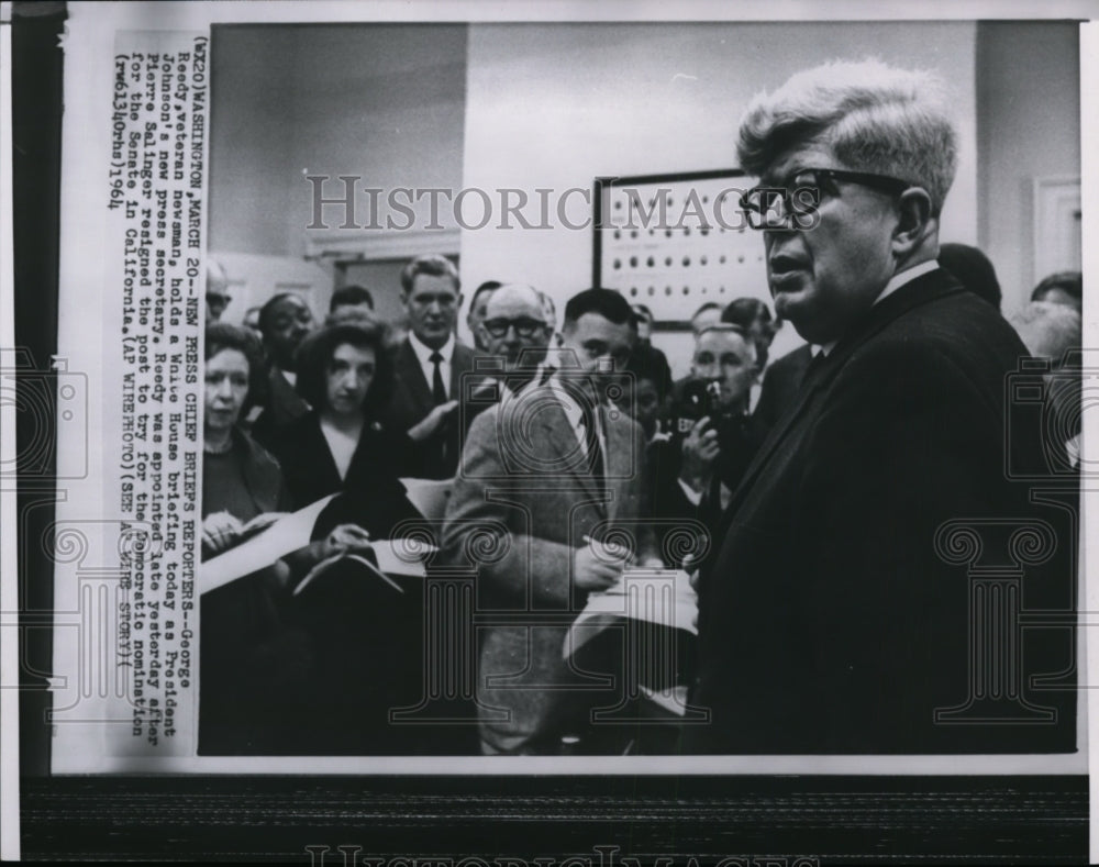 1964 Press Secretary George Reedy briefing reporters, White House - Historic Images