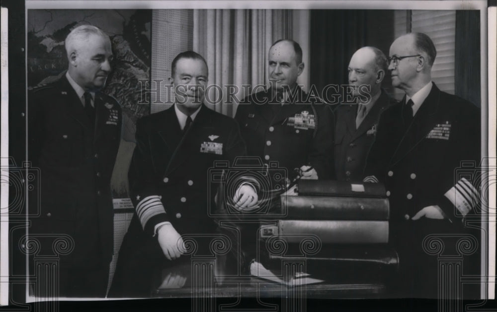 Press Photo Admiral Arthur Radford poses with other Generals and Admirals - Historic Images