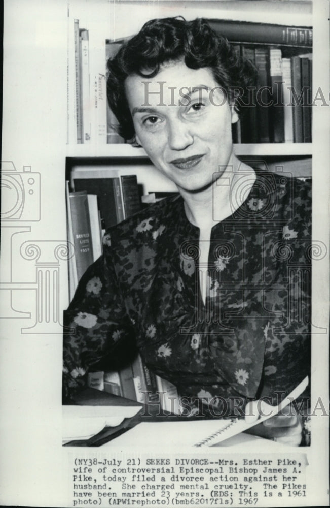 1967 Press Photo Mrs. Esther Pike wife of Bishop James Pike of Episcopal Church.-Historic Images