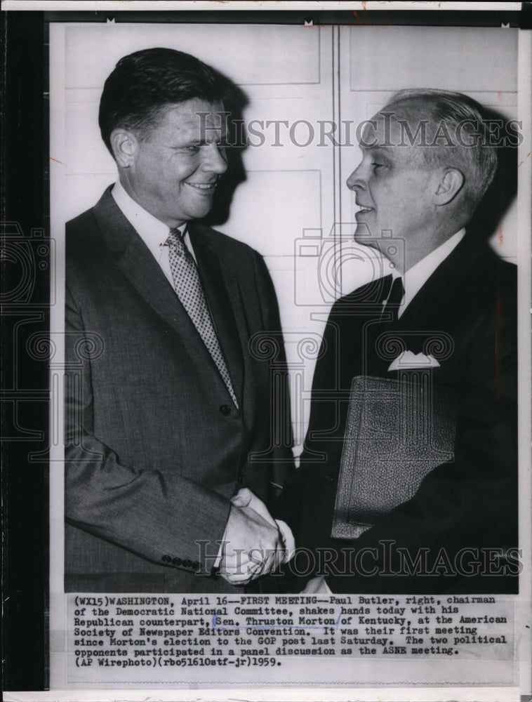 1959 Press Photo Paul Butler shakes hands with Sen. Thruston Morton at meeting - Historic Images