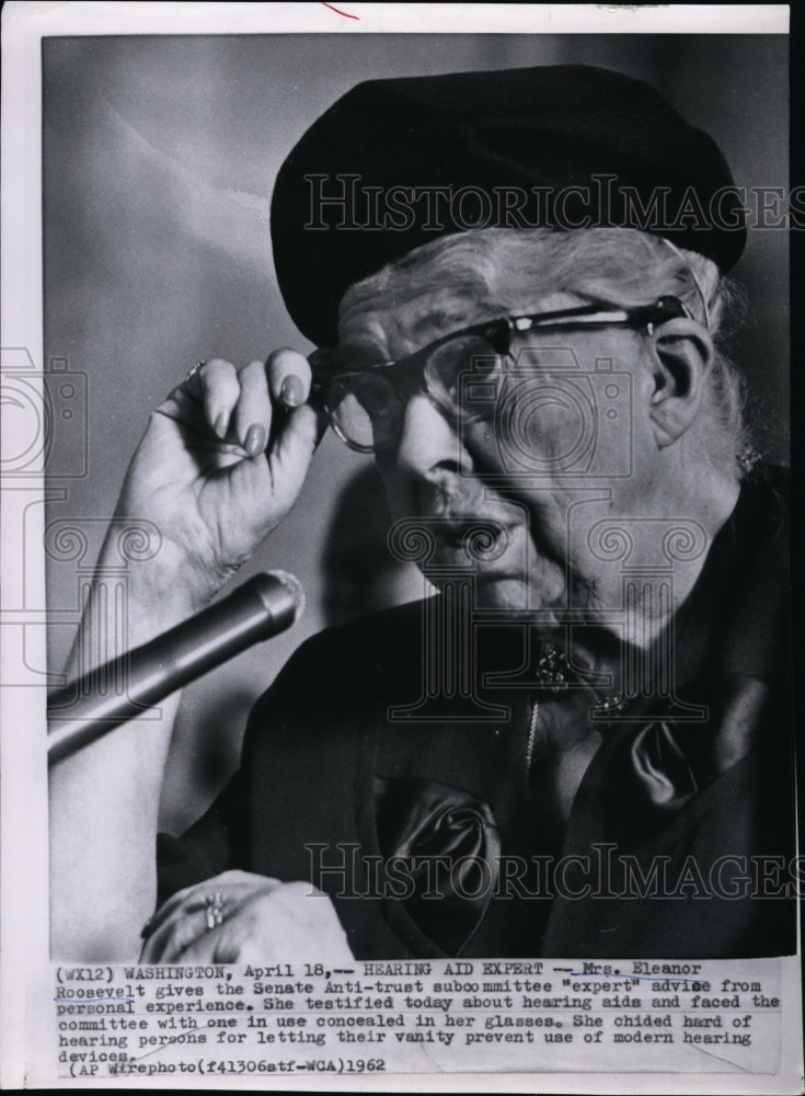 1962 Press Photo Mrs. Eleanor Roosevelt testifying in Washington - Historic Images