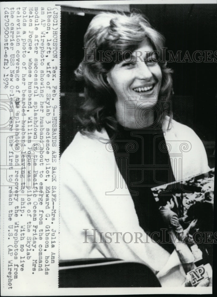 1974 Julia Ann Gibson, wife of pilot, Edward G. Gibson. - Historic Images