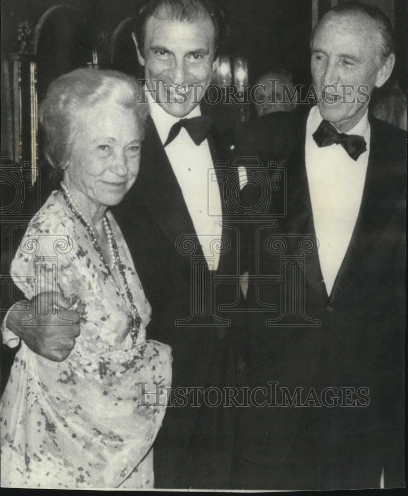 1976 Press Photo Iranian Ambassador to the United States, Ardeshir Zahedi. - Historic Images