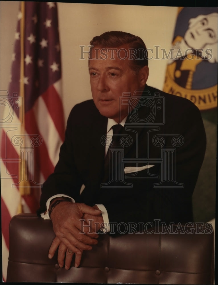 1966 Press Photo Warren G. Magnuson poses in front of Washington and U.S. flags-Historic Images