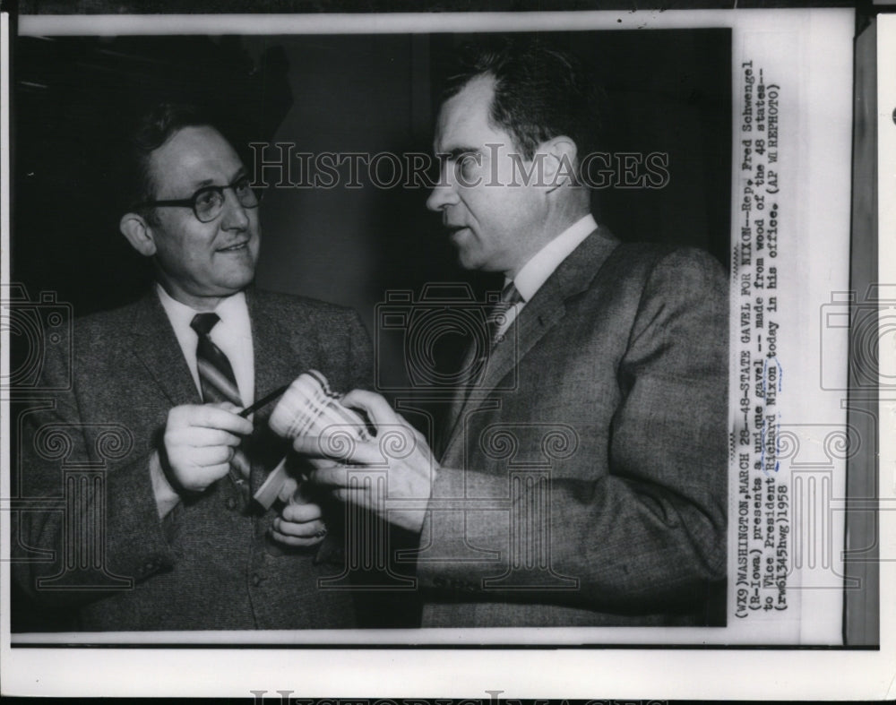 1958 Press Photo Rep. Fred Schwengel presents a unique gavel to President Nixon. - Historic Images