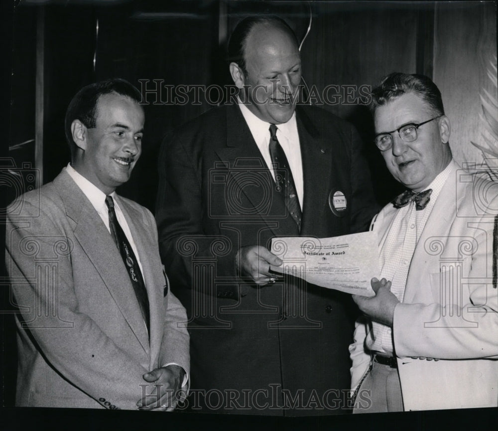 1956 Press Photo C.H. Talbot presenting an award to Jack Wall and Arthur Madsen - Historic Images