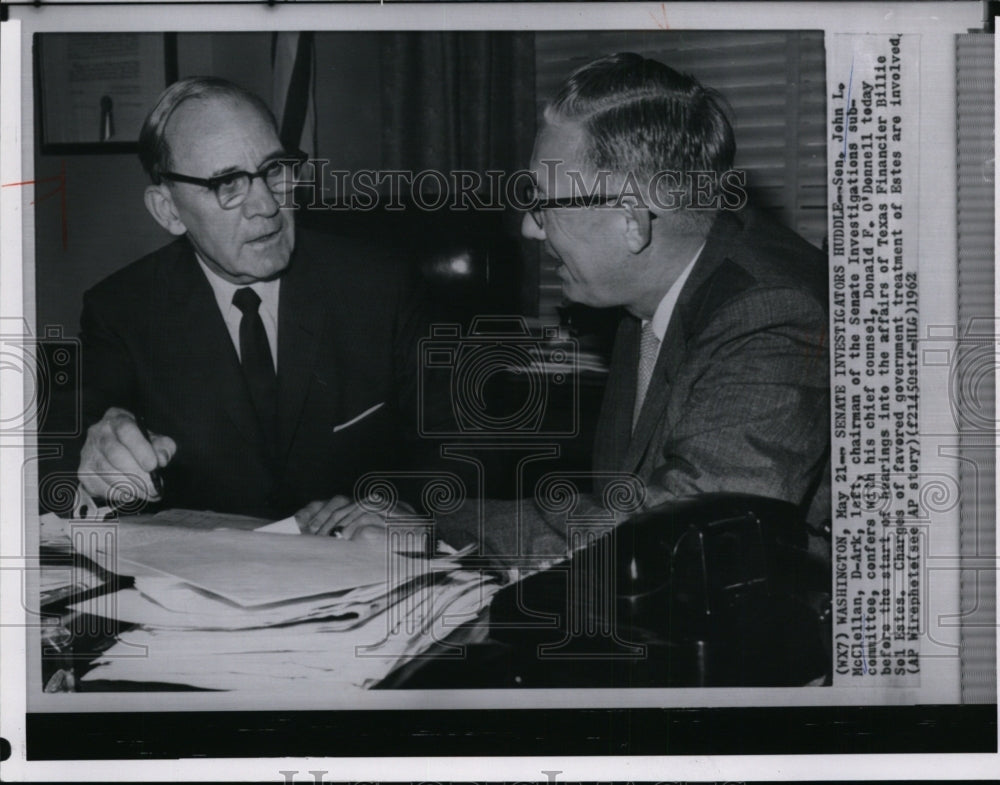 1962 Press Photo Senator John L. McClellan confers with Donald F. O&#39;Donnell - Historic Images