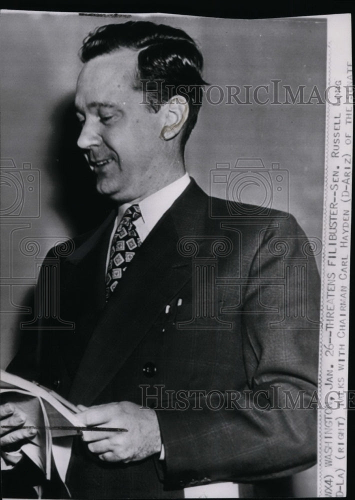 1949 Press Photo Sen. Russell Long, talks with Chairman Carl Hayden of Senate. - Historic Images