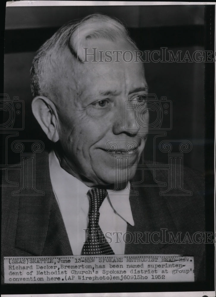 1952 Press Photo Reverend Richard Decker names Superintendent of Church - Historic Images