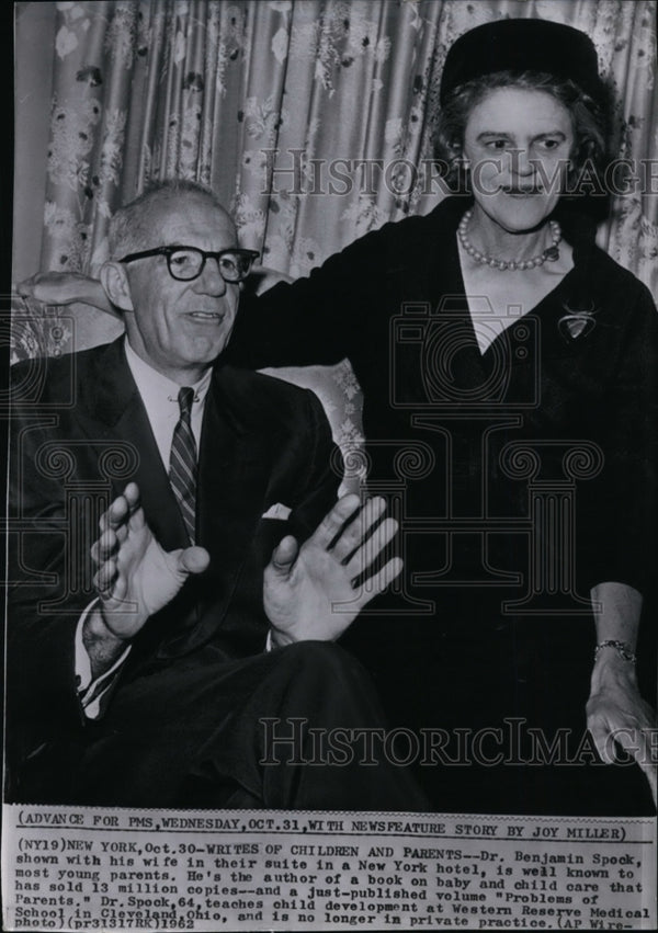 1962 Dr. Benjamin Spock & Wife In Their Suite In A New York Hotel 