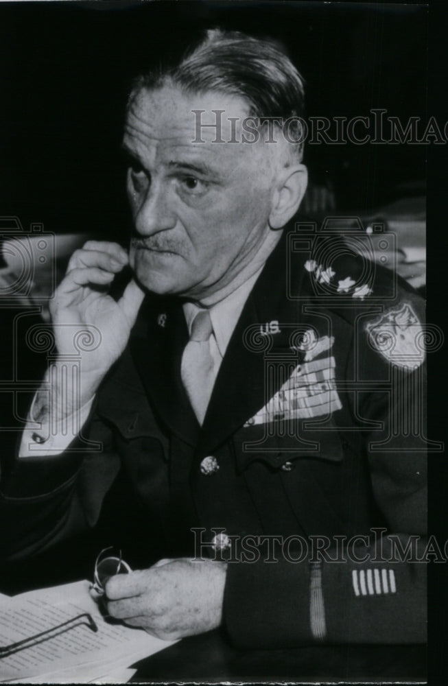 1945 Press Photo General Carl Spaatz testifies at Senate Military Committee - Historic Images