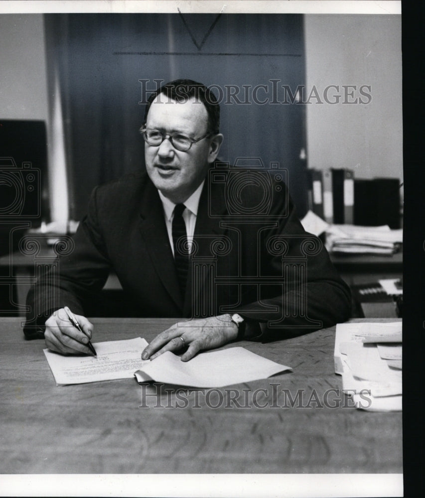 1960 Press Photo Dr. Joseph L. McCarthy - Historic Images