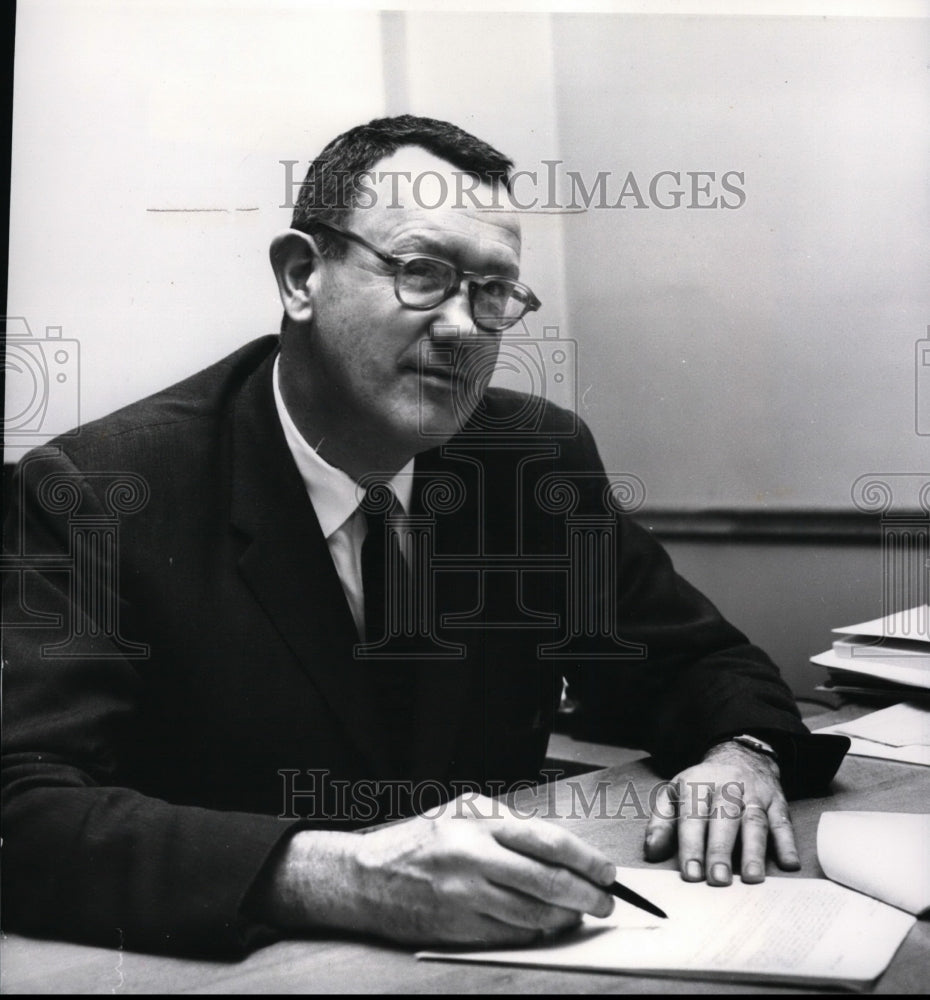 1960 Dr. Joseph McCarthy, dean at University of Washington - Historic Images